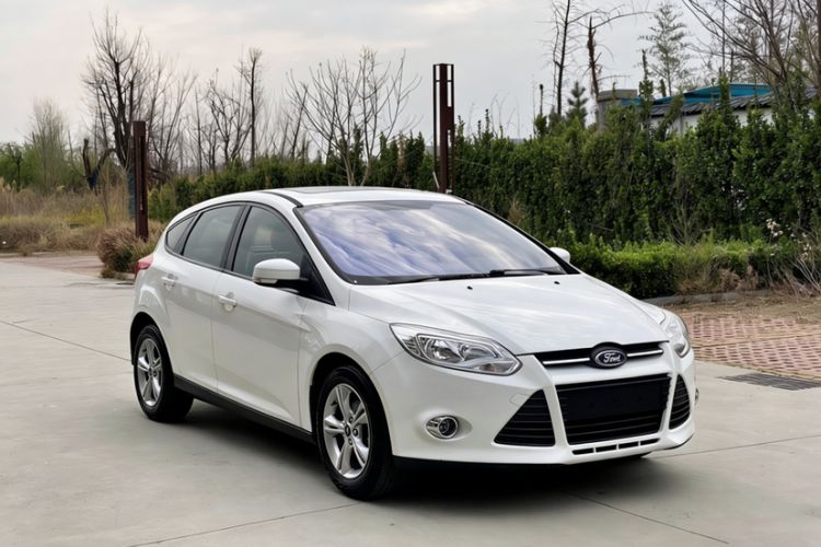 Used Ford Focus 2012 Hatchback 1.6L Manual Fashion Edition Exterior 1