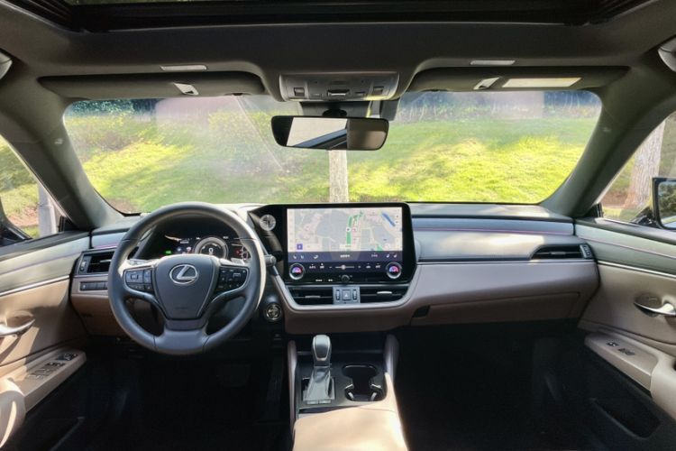 Used Lexus ES 2025 300h Deluxe Edition
