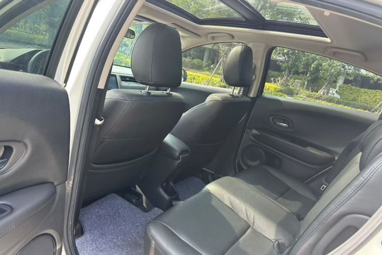 Used Honda Vezel 2020 1.5L CVT Pioneer Edition
