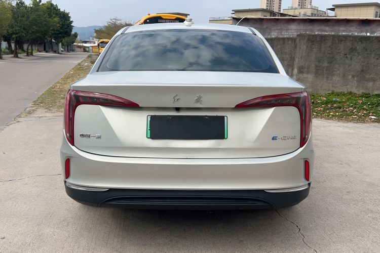 Used Hongqi E-QM5 2022 431 km Charge & Enjoy Edition