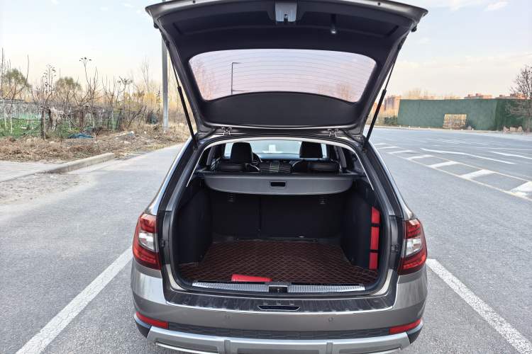 Used Skoda Octavia 2018 Station Wagon TSI230 DSG Luxury Edition
