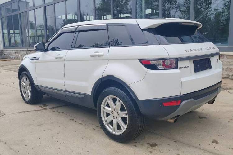 Used Land Rover Range Evoque 2015 2.0T 5-Door Luxury Edition Exterior 6