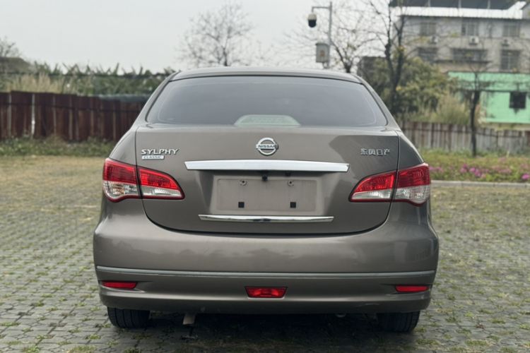 Used Nissan Sylphy 2012 Classic 1.6XE Automatic Comfort Edition Exterior 5