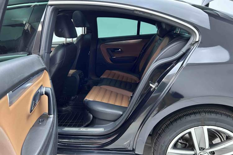 Used Volkswagen FAW-Volkswagen CC 2013 1.8TSI Luxury Model Interior 2