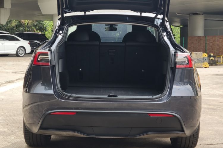 Used Tesla Model Y 2024 Rear-Wheel-Drive Version
