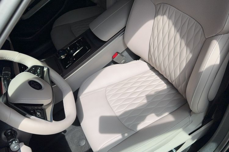 Used BYD Han 2025 DM-i Intelligent Driving Edition 125KM LiDAR Flagship Model
