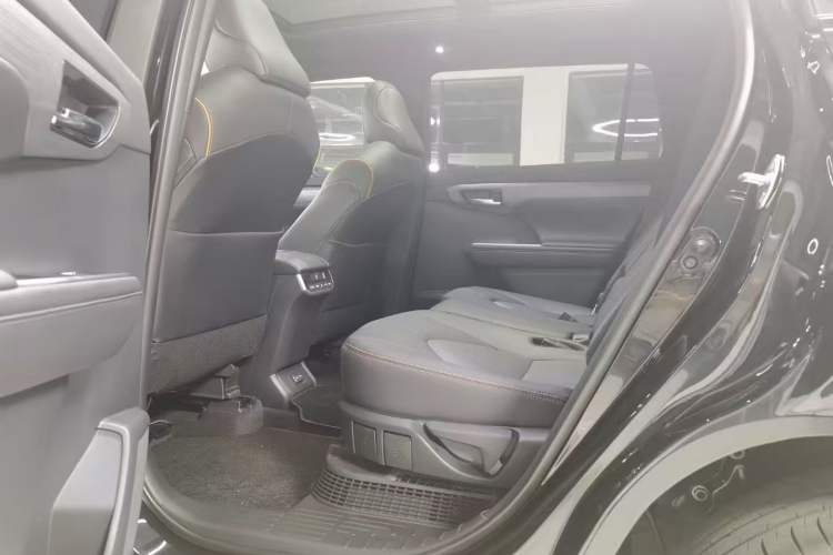 Used Toyota Crown Kluger 2026 Model 2.5L HEV All-Wheel-Drive Prestige Edition Interior 2