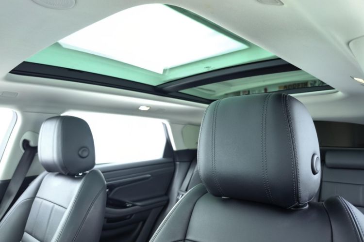 Used Land Rover Range Rover Evoque 2021 Range Rover Velar 249 PS R-Dynamic S Performance Edition