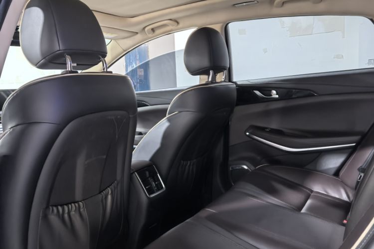 Used CHANGAN Raeton CC 2018 1.5T Automatic Haoya Model Guangmang Edition China V Standard
