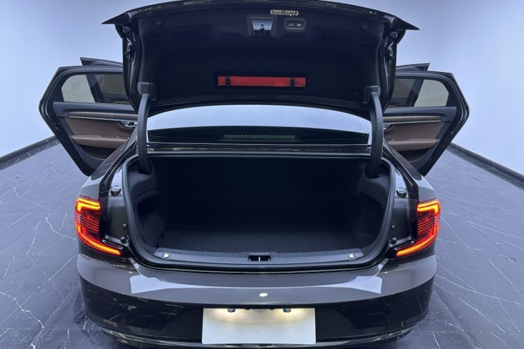 Used Volvo S90 2022 B5 Zhiyuan Luxury Edition
