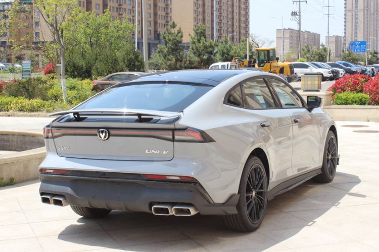 Used Changan UNI-V 2024 1.5T Prestige Sport Edition
