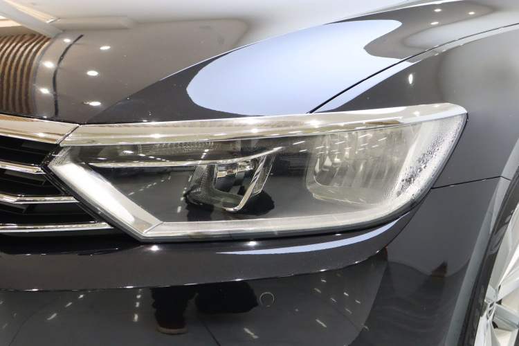 Used Volkswagen Magotan 2018 330TSI DSG Advanced Model Left Front Headlight