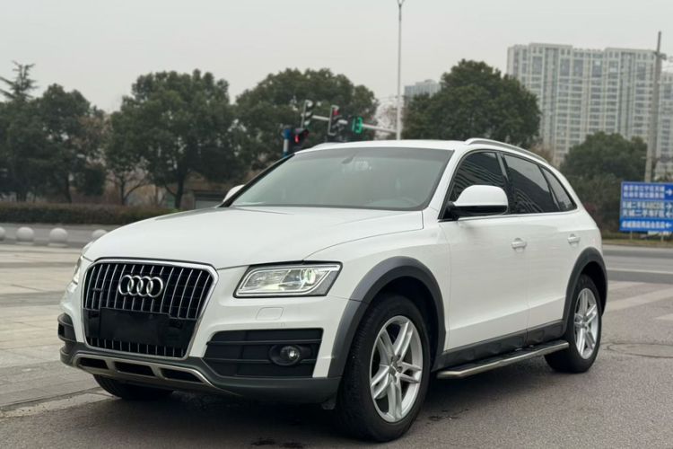 Used Audi Q5 2017 Plus 40 TFSI Technology Model

