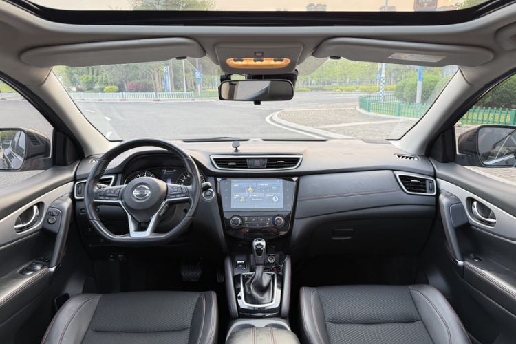 Used Nissan Qashqai 2019 2.0L CVT Luxury Edition Interior 5