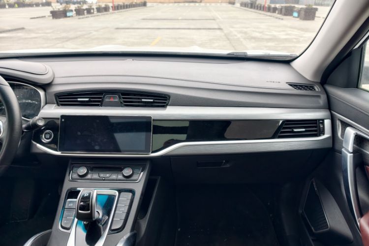 Used Geely Auto Emgrand X7 Sport 2022 1.8TD DCT Zhiya Trim
