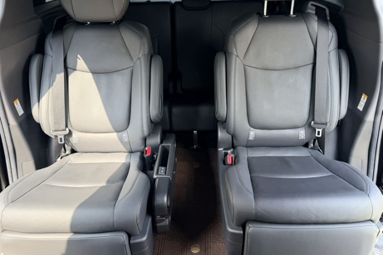 Used Toyota SIENNA 2021 2.5L Hybrid Ultimate Edition Interior 6