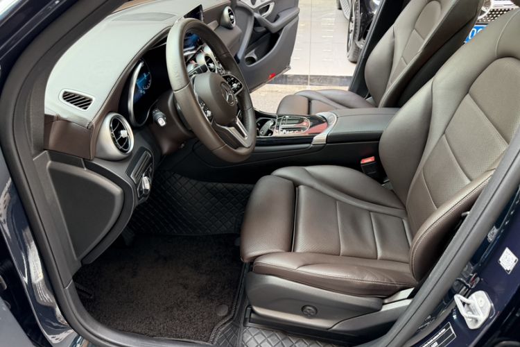 Used Mercedes-Benz GLC 2022 Facelifted GLC 260 L 4MATIC Dynamic Edition Interior 4