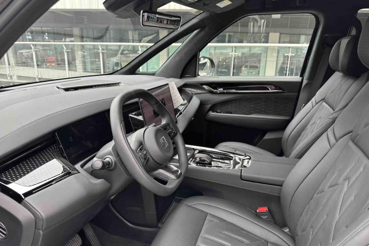 Used Zeekr 009 2024 7-Seater Walk-Through Version Four-Wheel Drive 108 kWh Interior 6