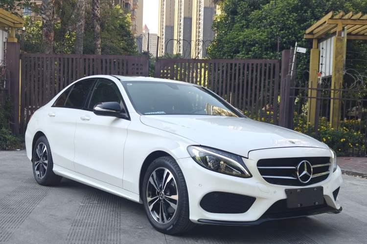 Used Mercedes-Benz C-Class 2017 Restyled C 200 Sport Edition Exterior 2