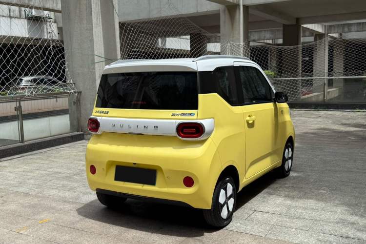 Used Wuling Hongguang MINIEV 2024 3rd Generation 215km Advanced Version Exterior 6