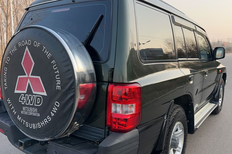 Used Leopaard Q6 2014 2.4L Two-Wheel Drive Version
