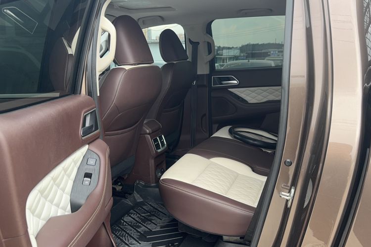 Used Great Wall Poer 2021 2.0T Global Version Automatic Diesel 4x4 Prestige Standard Cab GW4D20M Interior 1