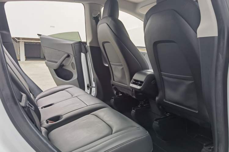 Used Tesla Model Y 2021 Standard Range Rear-Wheel Drive Version