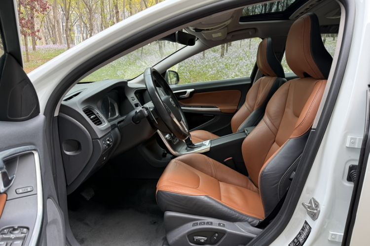 Used Volvo V60 2015 T5 Zhiya Edition Interior 3