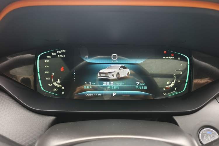 Used Dongfeng Aeolus Yixuan MAX 2023 1.5T Ultra-Stylish Trendsetting Dad Edition
