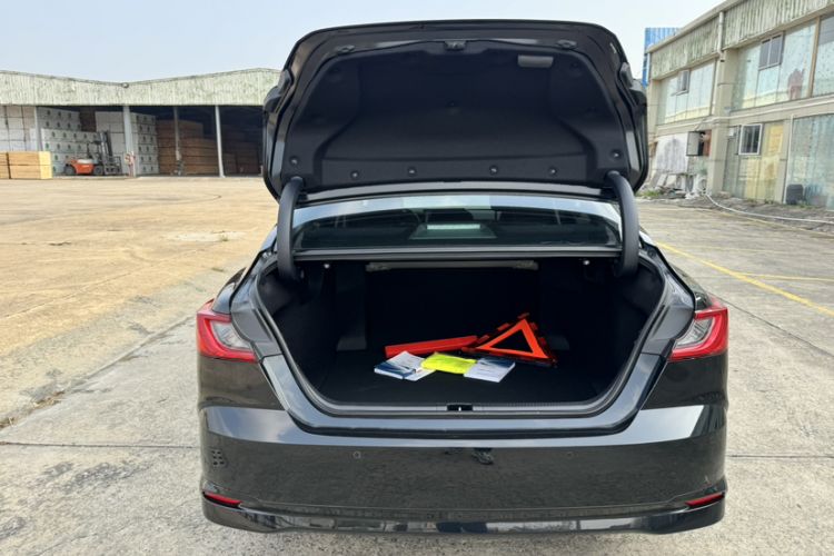 Used Toyota Camry 2024 Dual-Motor 2.0 HG Premium Edition
