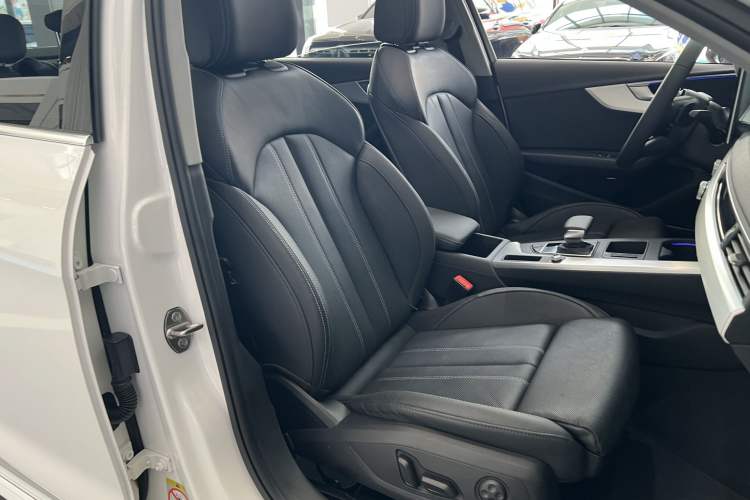 Used Audi A4L 2020 40 TFSI Luxury Dynamic Model
