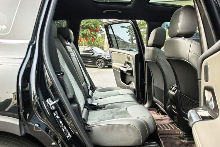 Used Mercedes-Benz EQB 2023-Year Restyled EQB 350 4MATIC Interior 7