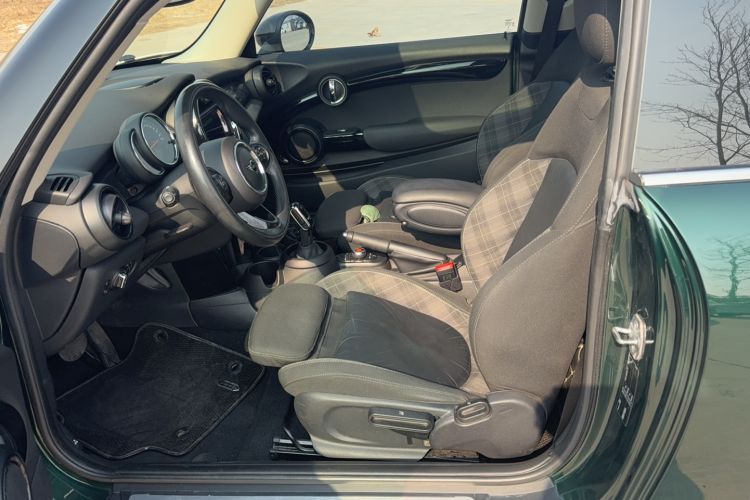 Used MINI MINI 2019 1.5T COOPER Classic Edition