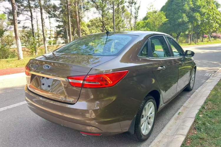 Used Ford Escort 2015 1.5L Automatic Fashion Model