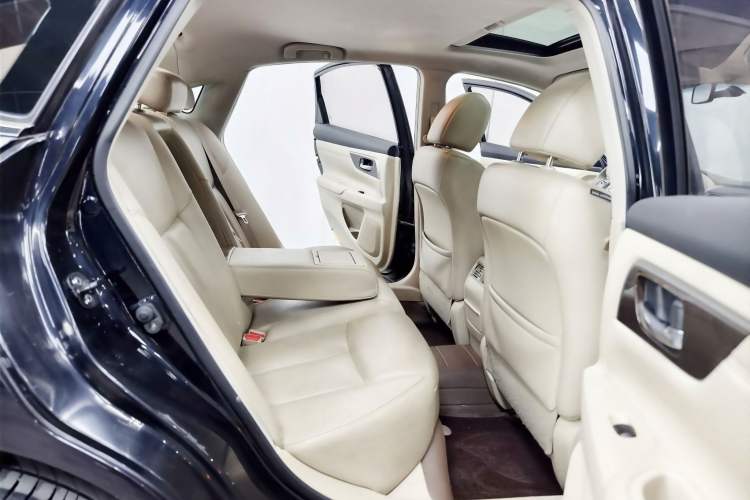 Used Nissan Teana 2013 2.0L XL Comfort Edition Interior 6