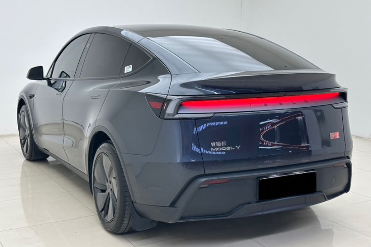 Used Tesla Model Y 2025 Rear-Wheel-Drive Version