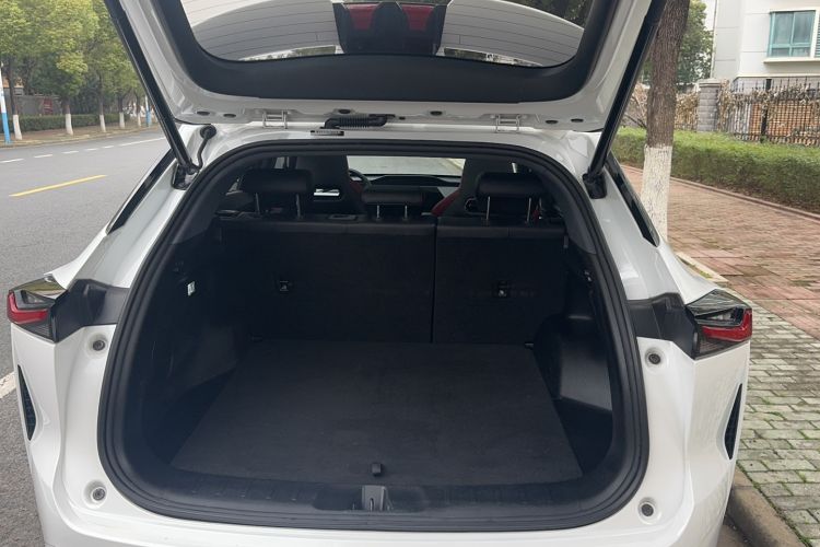 Used Oshan Z6 2023 Blue Whale 1.5T DCT Smart Luxury Model