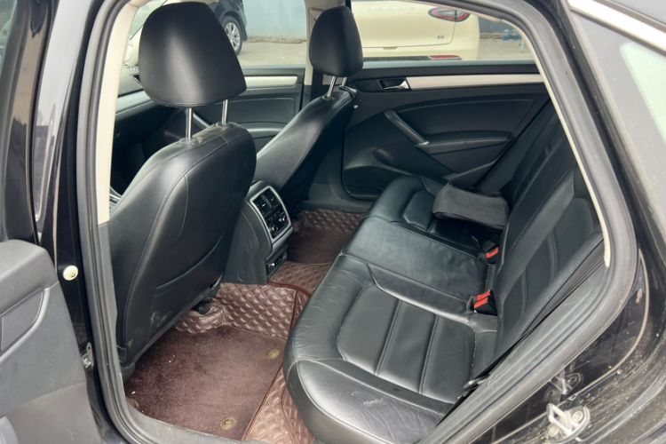 Used Volkswagen Passat 2015 1.8TSI DSG Prestige Edition Interior 3