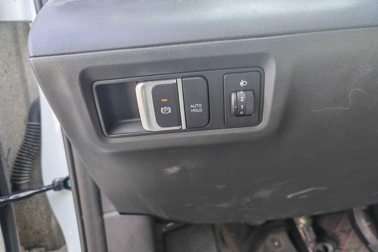 Used Ruichi EC75 2025 Model Passenger Vehicle Smart Driving Ultra-Charging Edition Pioneer II 50.1 kWh