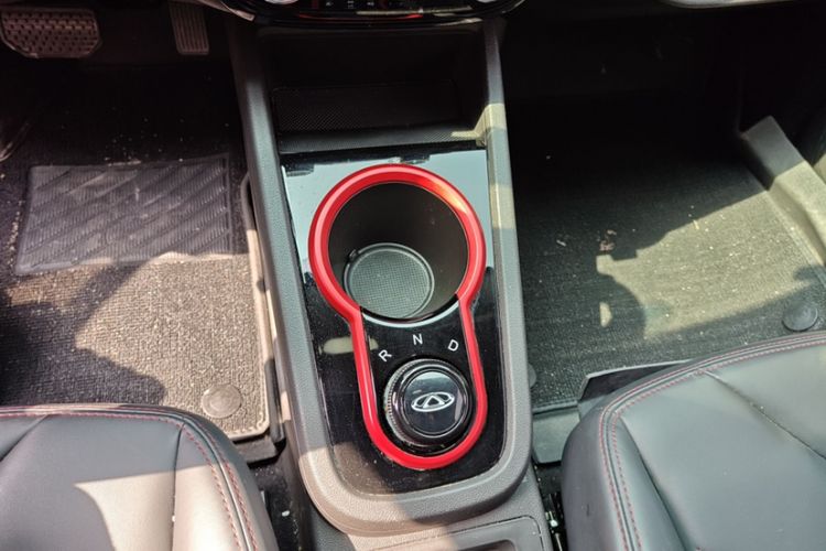 Used Chery New Energy Little Ant 2022 Revised Version Sweet Pink Edition Half-Sugar Version Lithium Iron Phosphate 30.7 kWh 30 kW 301 km