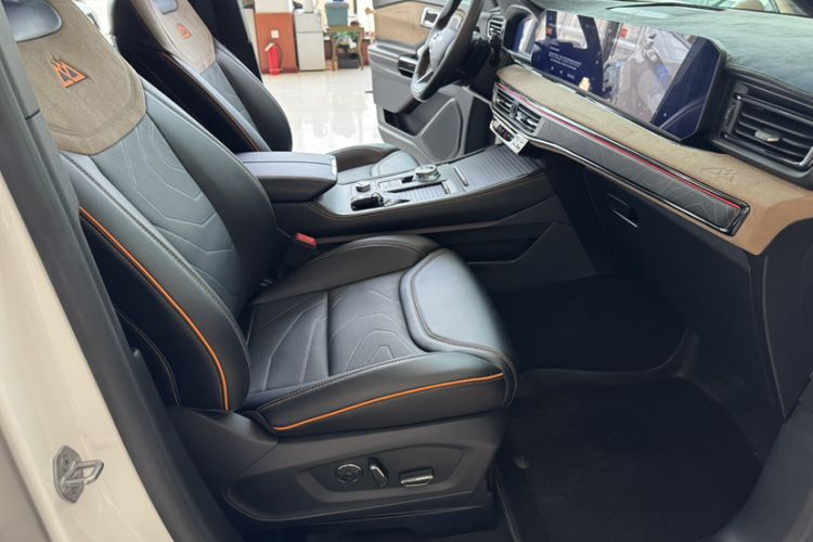 Used Ford Explorer 2023 EcoBoost 285 Kunlun Peak Edition 6-Seater
