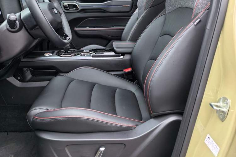 Used Geely Auto Cowboy 2025 1.5TD Fun-Offroad Version Interior 2