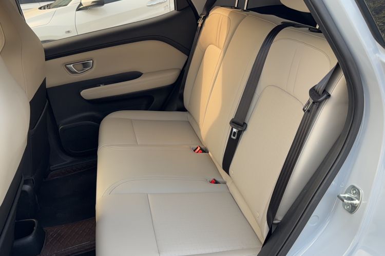 Used Wuling Bingo PLUS 2024 330 km Range Five-Seater Version
