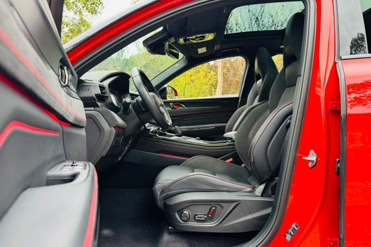 Used Lynk & Co 05 2020 2.0TD Four-Wheel Drive HypeHalo