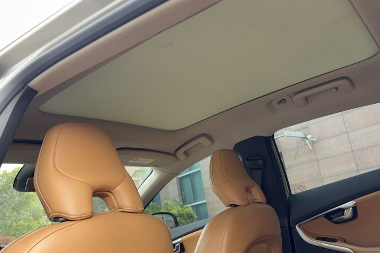 Used Volvo V40 2018 Cross Country T3 Zhiya Edition Headliner