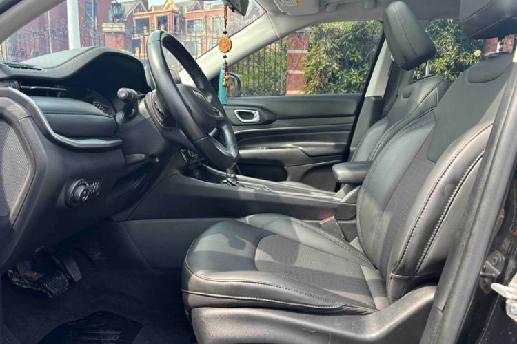 Used Jeep Compass 2021 220T Automatic Leading Edition Interior 2