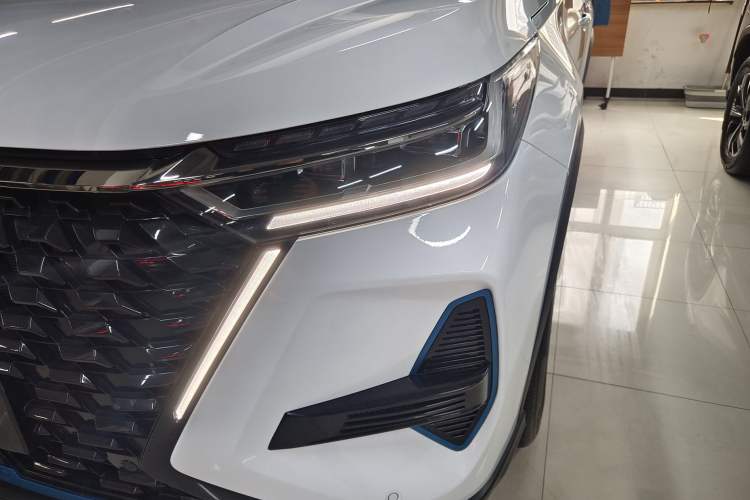 Used Chery Tiggo 8 PRO New Energy 2023 Champion Edition 1.5T 100km Glory Version Exterior 2