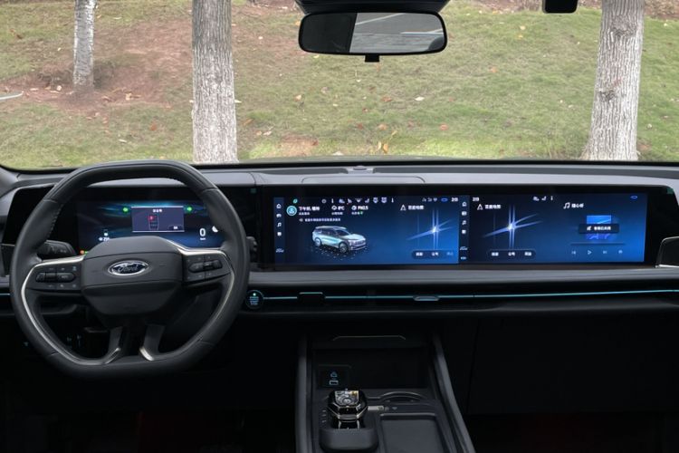 Used Ford Edge 2023 Ford Explorer L 2.0T EcoBoost Two-Wheel Drive 7-Seater Luxury Model