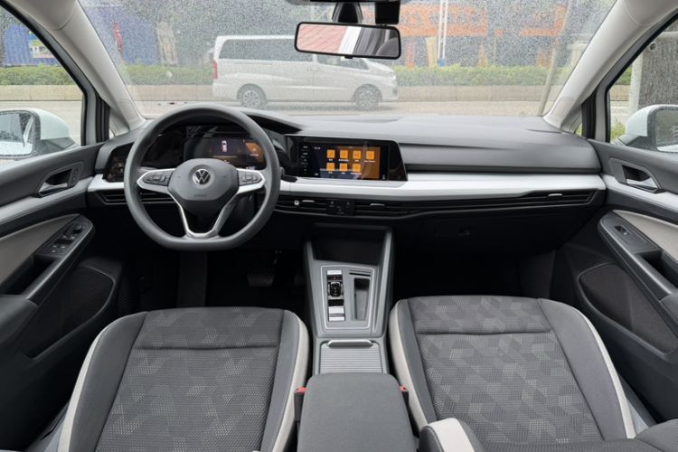 Used Volkswagen Golf 2021 200TSI DSG Interior 3