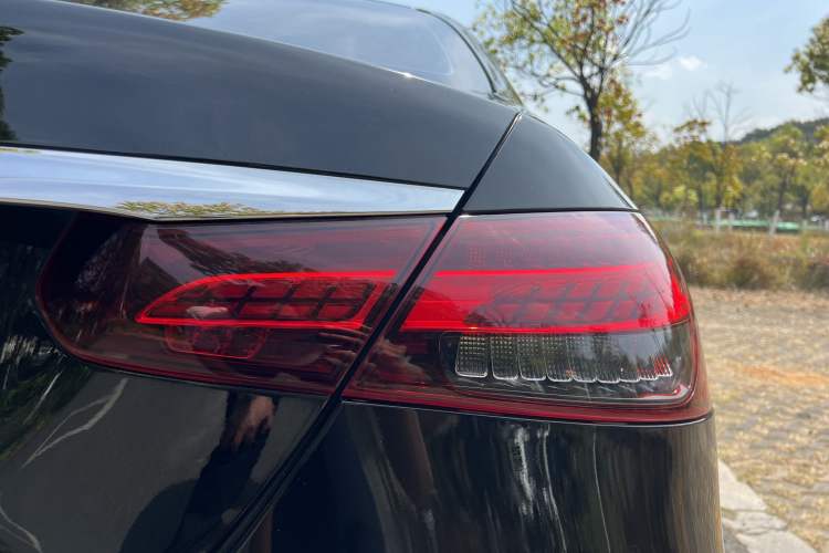 Used Mercedes-Benz E-Class 2023 Updated E 300 L Fashion Edition
